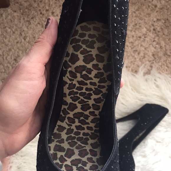 Black Rhinestone Pumps 💕 - Picture 4 of 8